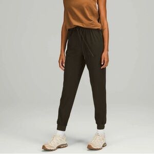 Lululemon Stretch High-Rise Jogger Pant Dark Olive W5DQDS Sz 8 Comfort Casual